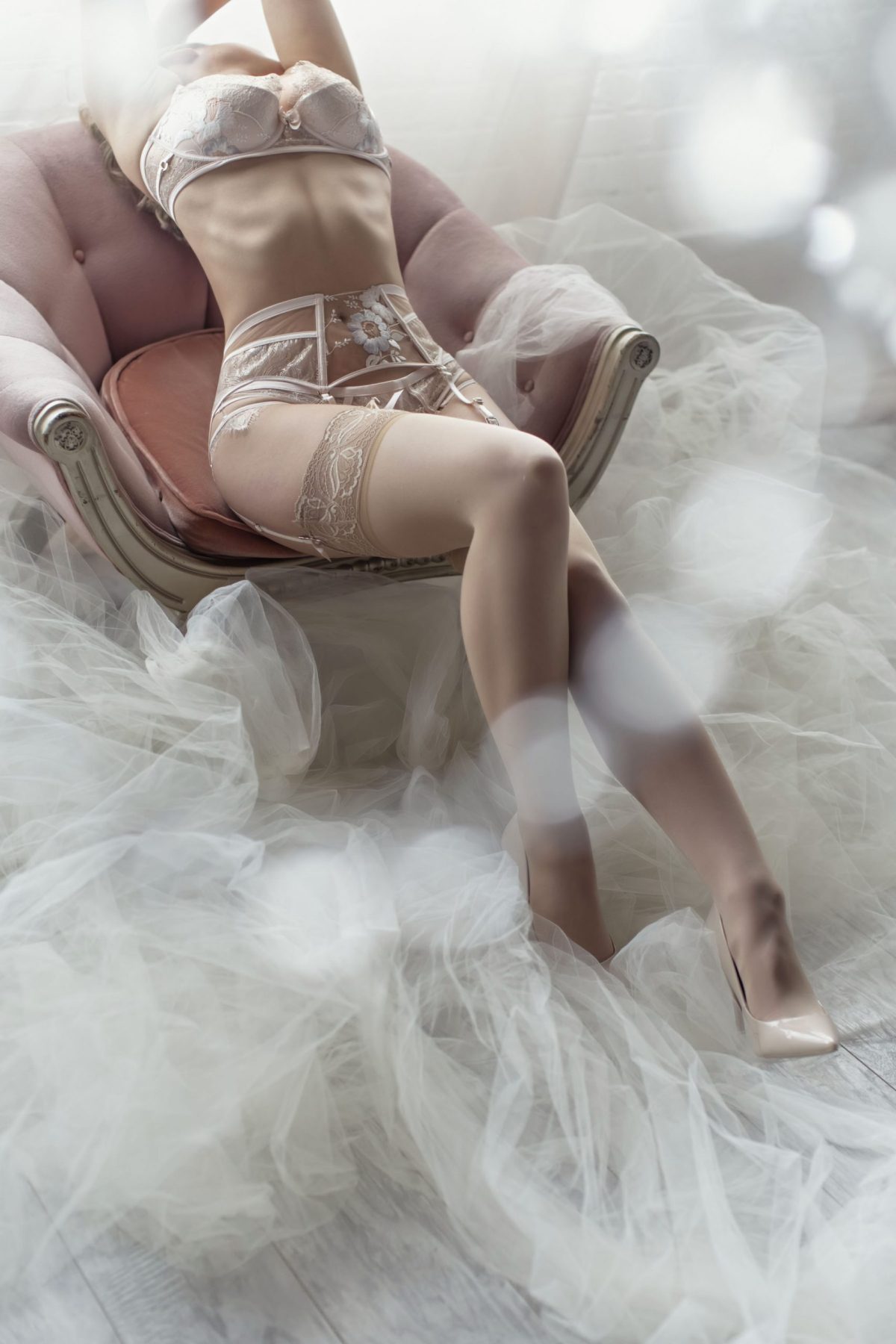 Toronto escorts companion upscale Erin Interests Non-smoking Age Mature Figure Busty Slender Petite Natural Breasts Hair Blonde Ethnicity European Tattoos Small Arrival Returning 