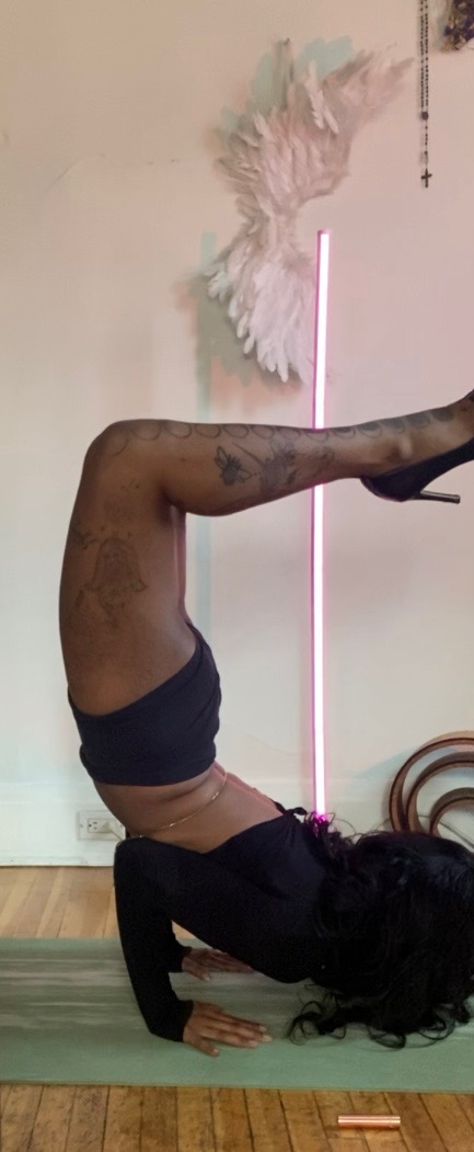 Toronto escorts companion upscale Willow Non-smoking Mature Athletic Slender Natural Raven-Haired Brunette Asian Middle-Eastern South Asian Many Large New Photos 