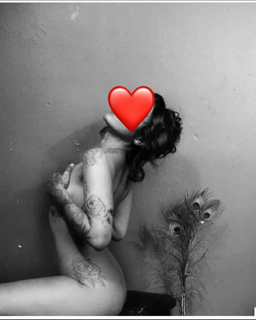 Toronto escorts companion upscale Willow Non-smoking Mature Athletic Slender Natural Raven-Haired Brunette Asian Middle-Eastern South Asian Many Large New New Photos