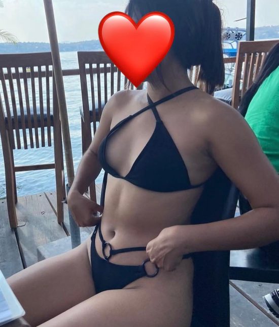 Toronto escort Gabriela Non-smoking Young Slender Petite Natural Brunette Latina None New 