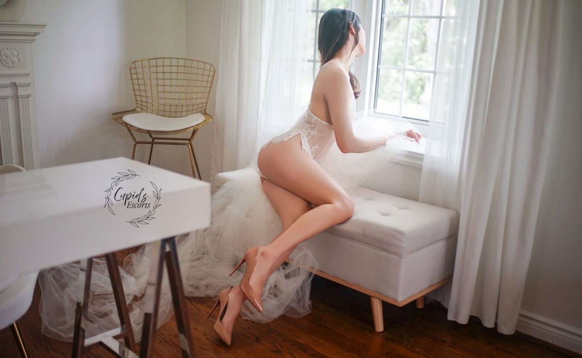 Toronto escorts companion upscale Ying Duo Couple-friendly Disability-friendly Non-smoking Young Slender Petite Natural Raven-Haired Asian Small New New Photos 