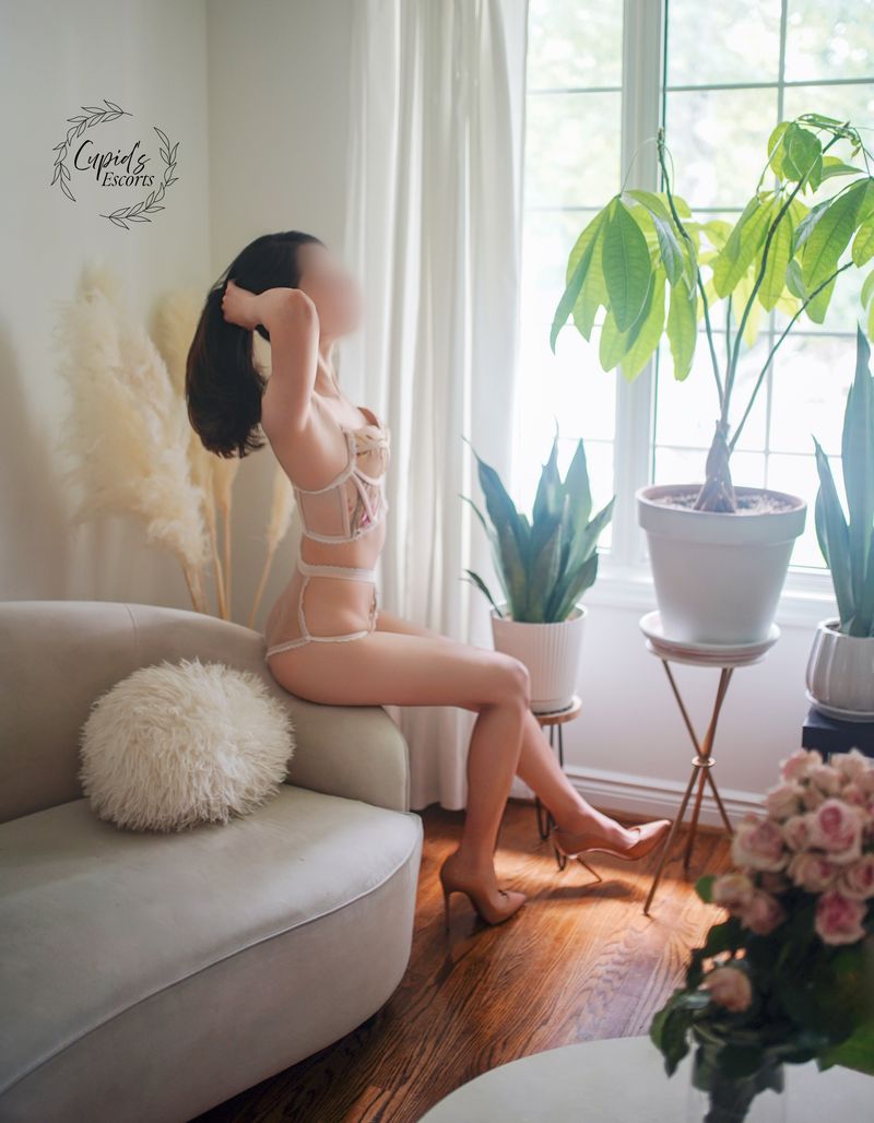 Toronto escorts companion upscale Ying Duo Couple-friendly Disability-friendly Non-smoking Young Slender Petite Natural Raven-Haired Asian Small New New Photos 